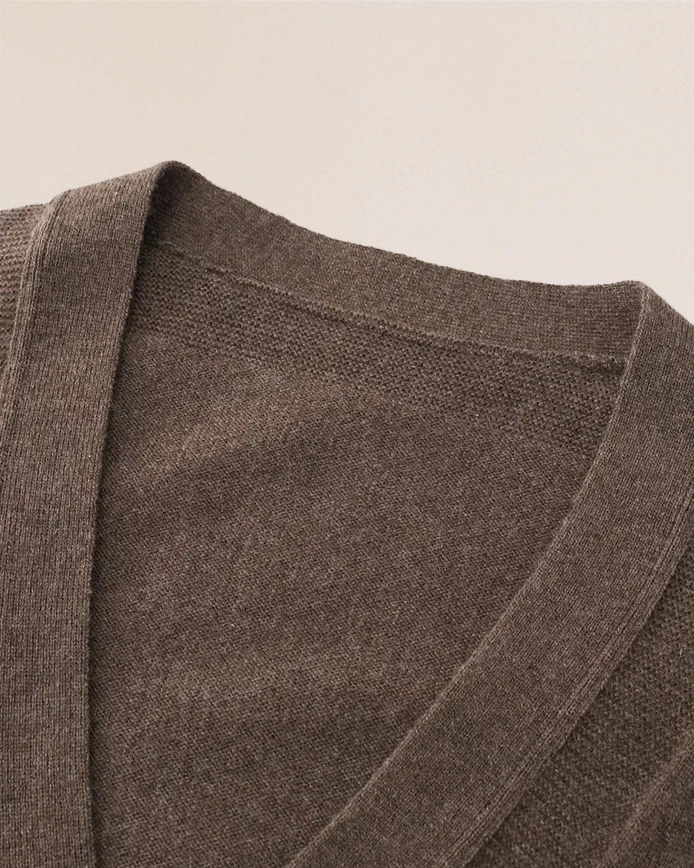 Detail of VIONIS·XY camel cardigan collar and placket