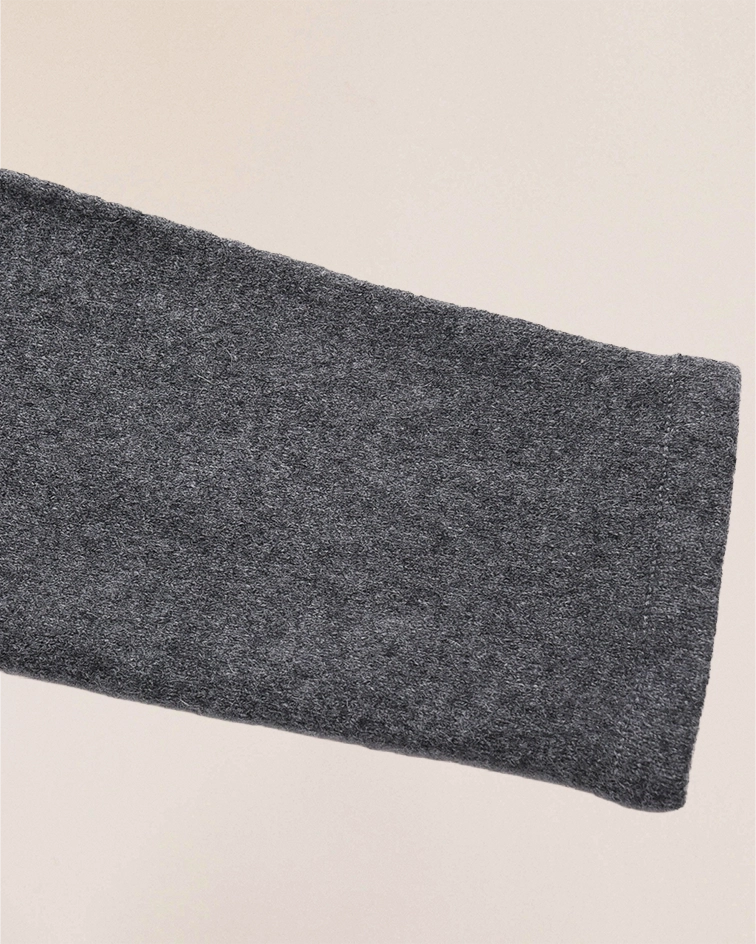 Charcoal grey VIONIS·XY cashmere leggings crafted from pure Mongolian cashmere, soft elastic waistband and breathable comfort