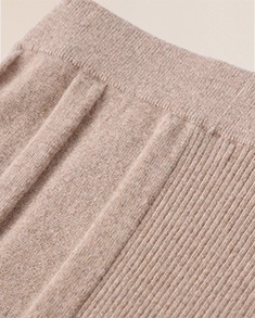 VIONIS-XY-waistband-detail-of-100-percent-inner-mongolian-cashmere-ribbed-skirt-with-220g-bone-structure
