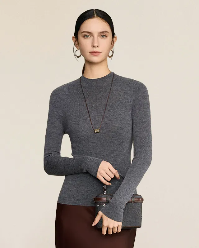 VIONIS·XY seamless merino base layer in charcoal grey made from 16μm ultra-fine merino wool, Südwolle Group yarn front view