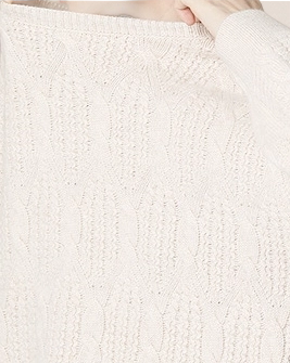 Detail of VIONIS·XY ivory white cable knit cashmere, 500g Grade-A Inner Mongolia cashmere with dense braided pattern soft Ivory