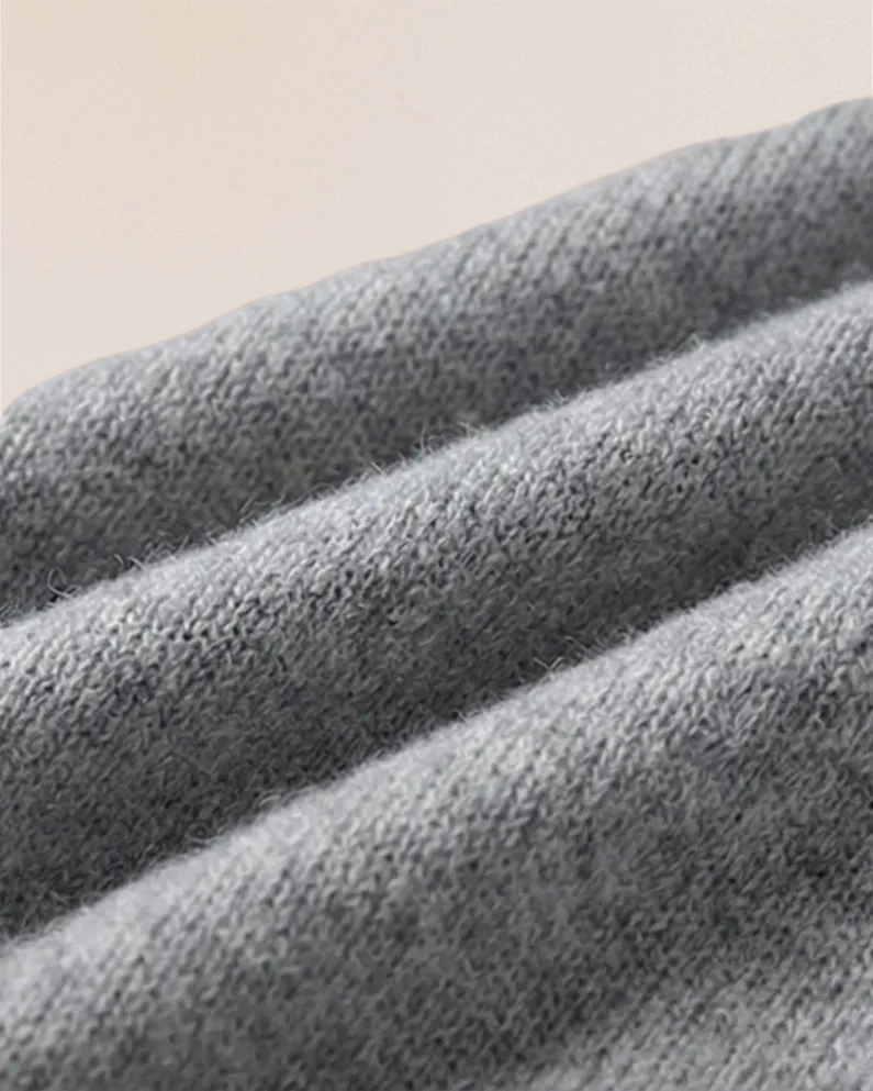 Macro texture of VIONIS·XY 280g 100% Inner Mongolia Cashmere fabric in Charcoal Grey, dense fine-gauge knit