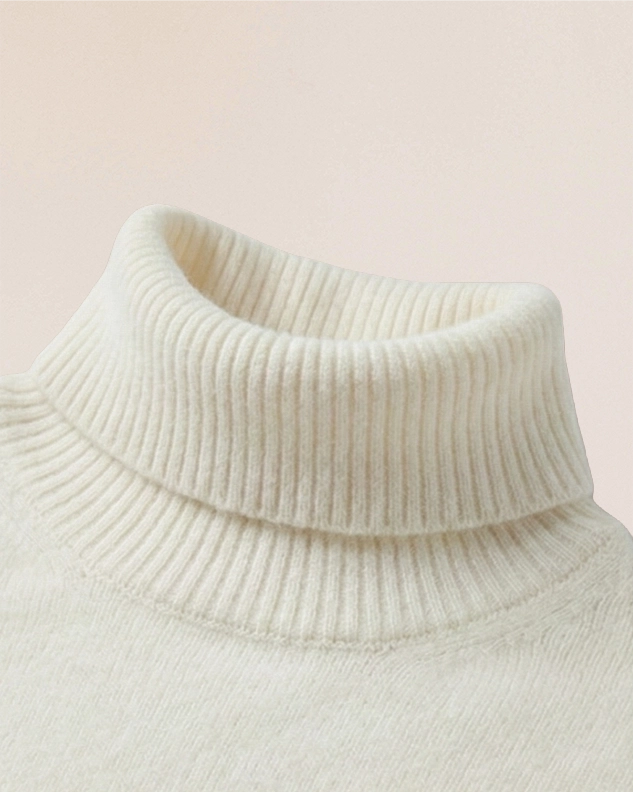 Close-up of VIONIS·XY 280g 100% Inner Mongolia Cashmere neckline in Soft Ivory