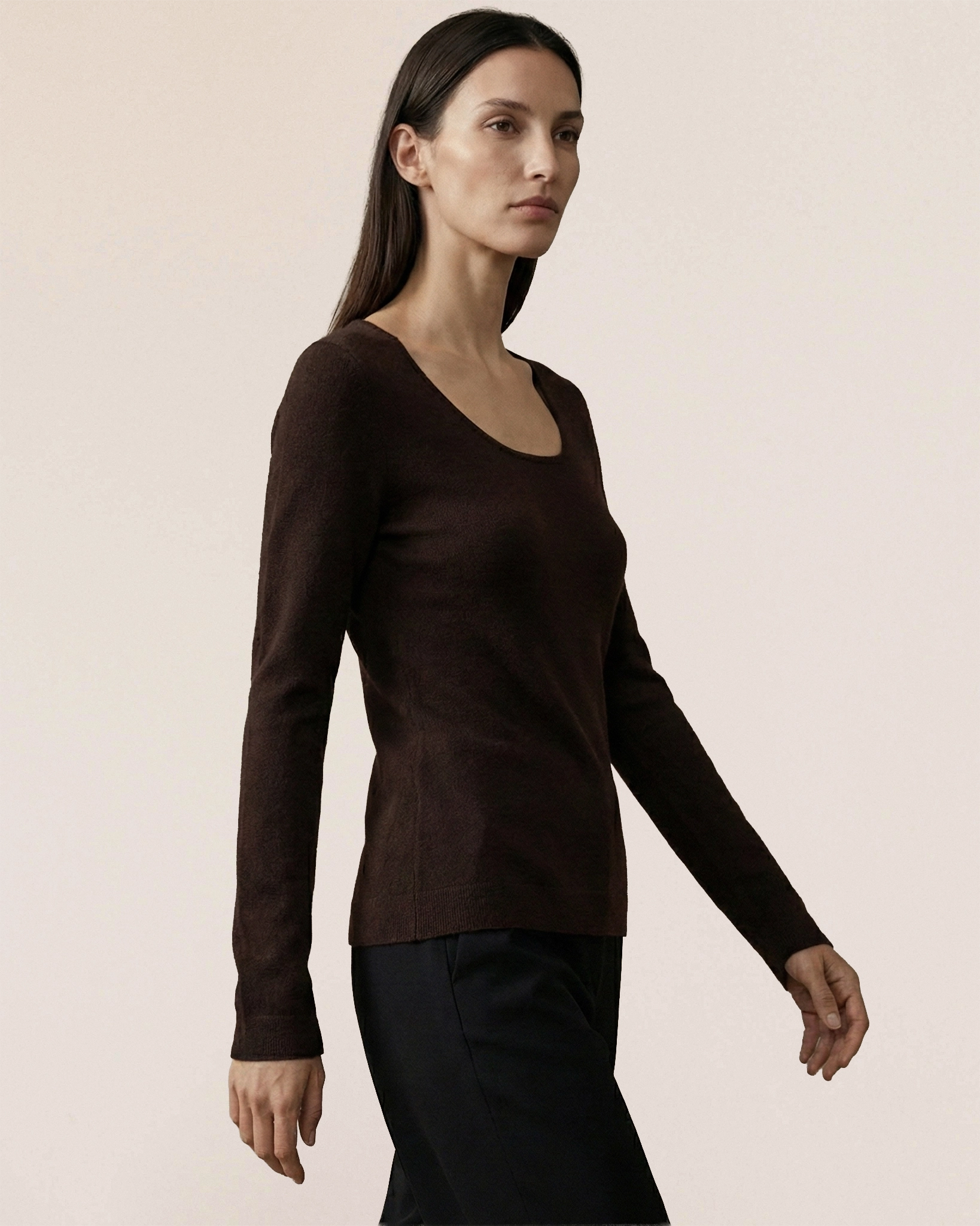 Camel VIONIS·XY merino wool base layer side view, seamless knit with ultra-fine 16 micron merino