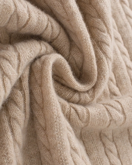 Detailed cable knit texture of VIONIS·XY 330g 100% Inner Mongolian Cashmere in Beige