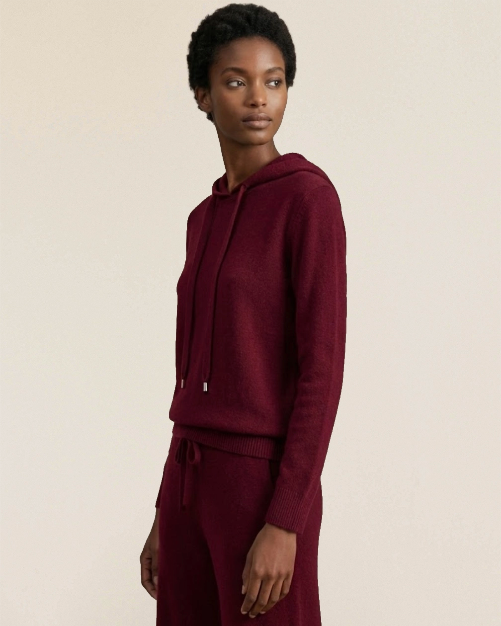 VIONIS·XY Off-Duty Cashmere Set in bordeaux, made from 100% Inner Mongolian cashmere, 630g total weight
