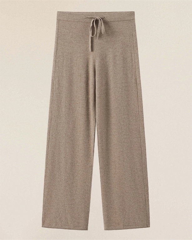 VIONIS·XY cashmere pants in oatmeal, fluid drape and full coverage, part of the 630g set

