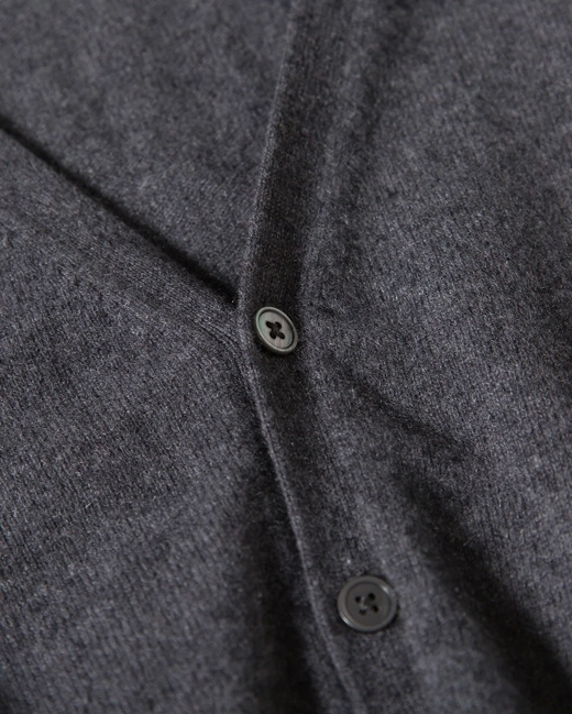 Close-up of VIONIS·XY charcoal grey cashmere knit, dense yet lightweight 12GG construction